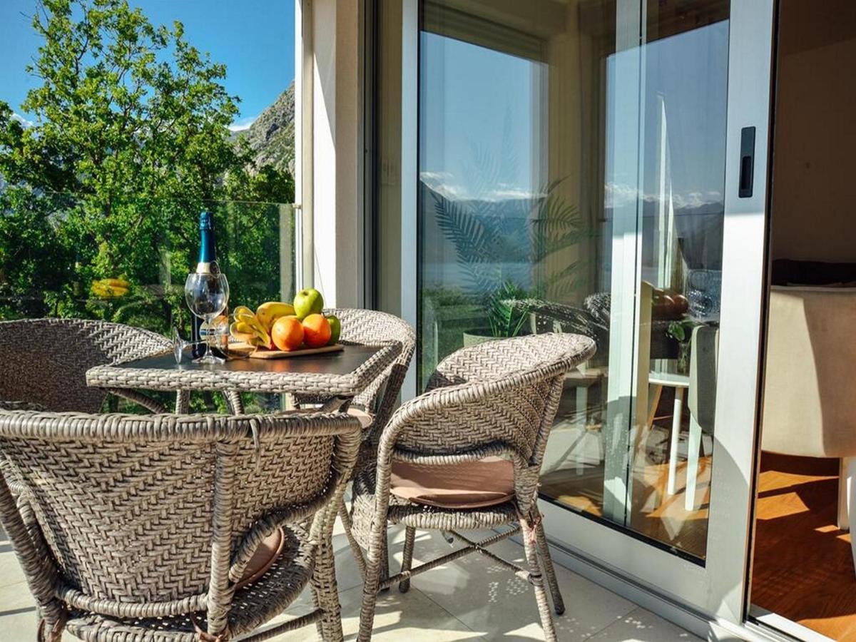 Ily Apartment With Sea View Котор Экстерьер фото
